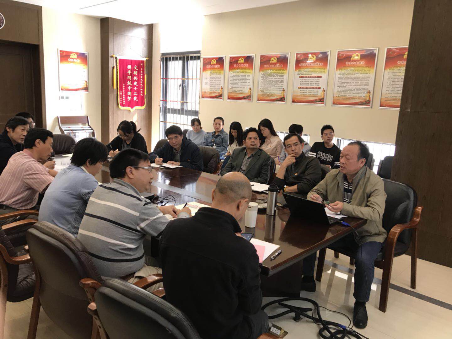 谈新时代的责任与担当---施存有书记在新材料党支部讲党课