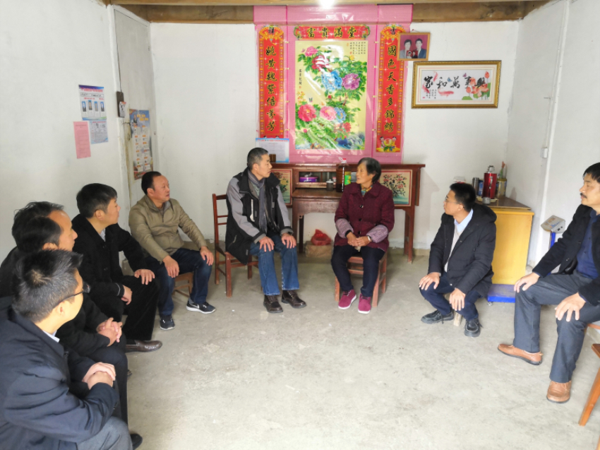 总院王益民一行赴石台县开展扶贫调研活动